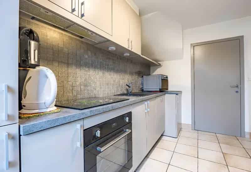 Huis te Huur Heist - Instapklare woning met 3 slaapkamers en tuin