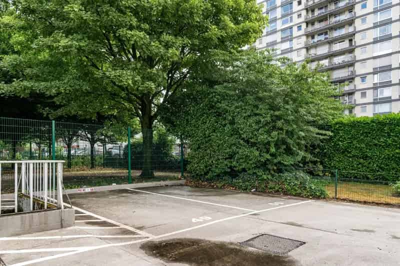 Bovengrondse Autostaanplaats te Koop Berchem