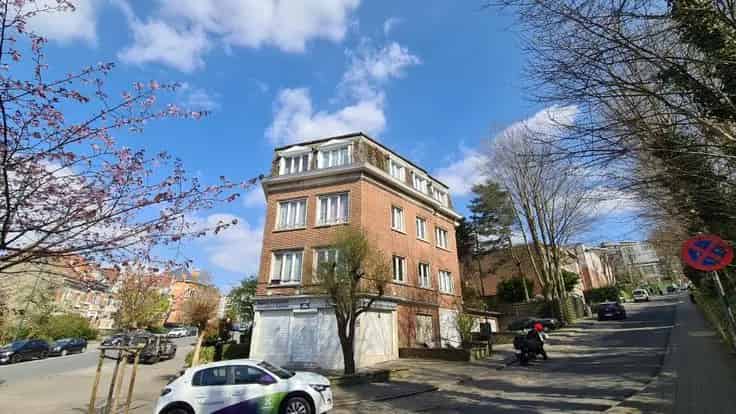 Appartement te renoveren 2 slaapkamers