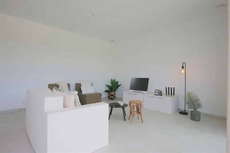 Nieuwbouwappartement te huur met ruim terras