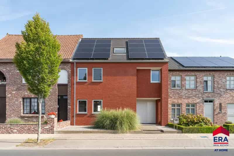 Luxueuze gezinswoning met grote tuin en dubbele garage te koop