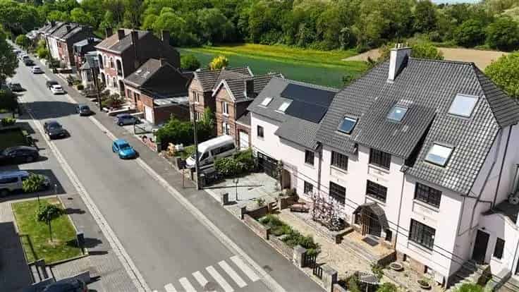 Huis Te Koop Mont-sur-Marchienne 860m²