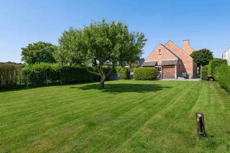 Villa met weiland te koop
