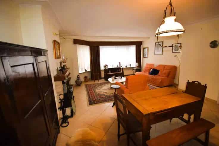 Appartement 3 Slaapkamers Te Koop Nabij Faciliteiten