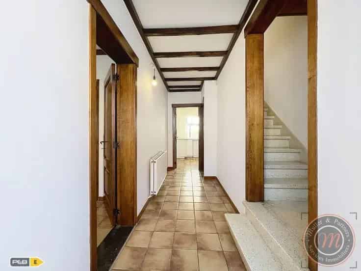 Te Koop: Ruime 3 Slaapkamers Huis Nabij Stadscentrum