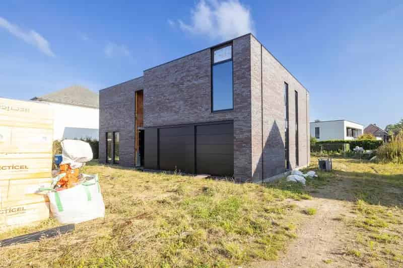 Semi casco moderne villa 4 slaapkamers kantoor