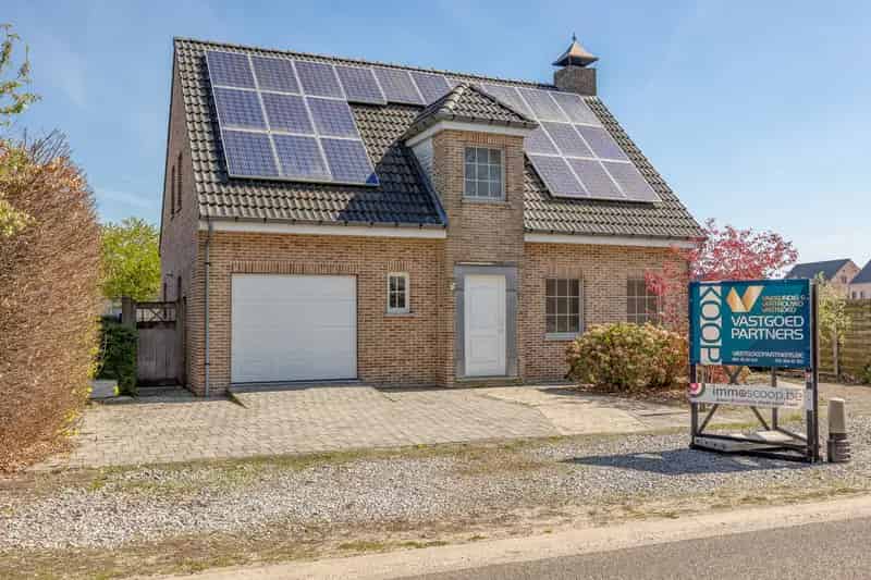 Huis te koop: Ruime gezinswoning met zwembad en zonnepanelen