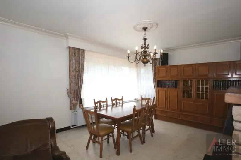 Te Koop: Gezinswoning 3 Slaapkamers Zolder