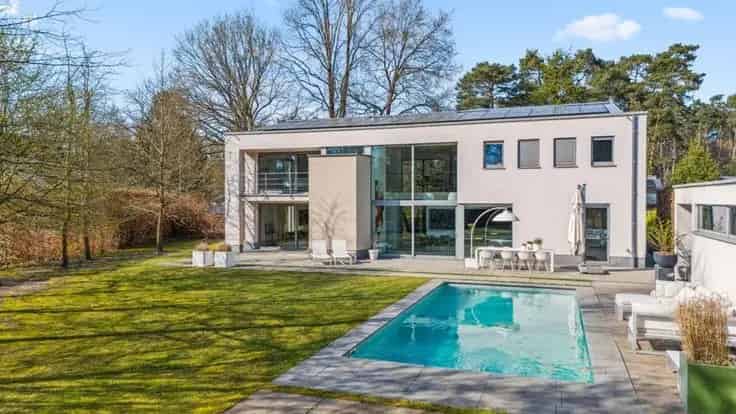 Villa Te Koop Rustige Locatie Zwembad 4 slaapkamers