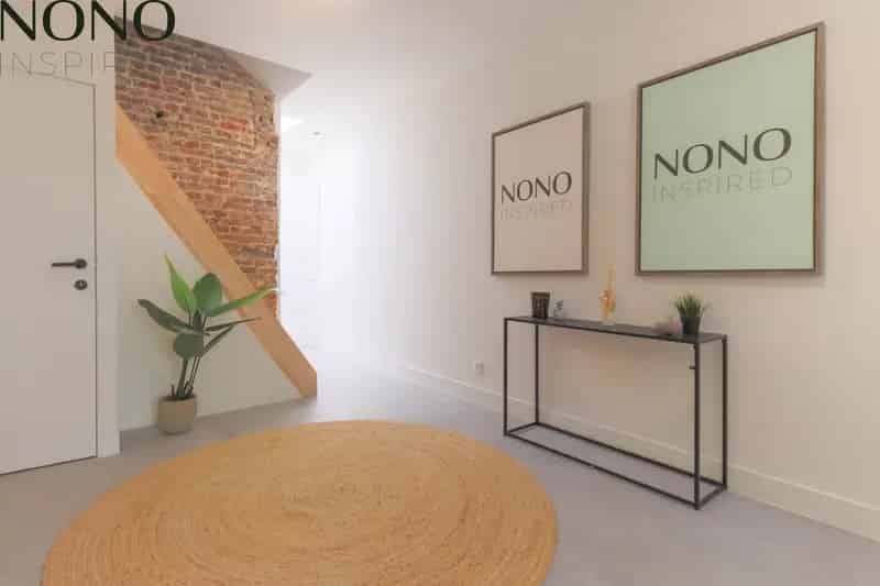 Huis te huur Kortrijk: Lichtrijke leefruimte en moderne keuken