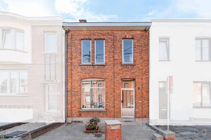 Tussenwoning te huur met tuin te renoveren