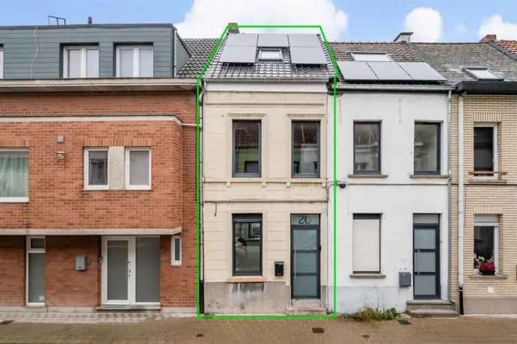 Gerenoveerde stadswoning te Aalst met 2 slaapkamers en koer