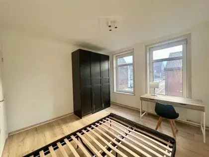 4 Slaapkamers 3 Badkamers Huis te Huur Nabij Jonet Stadion
