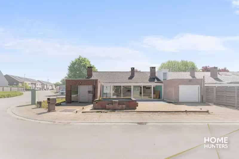 Ruime Gelijkvloerse Woning te Harelbeke te renoveren
