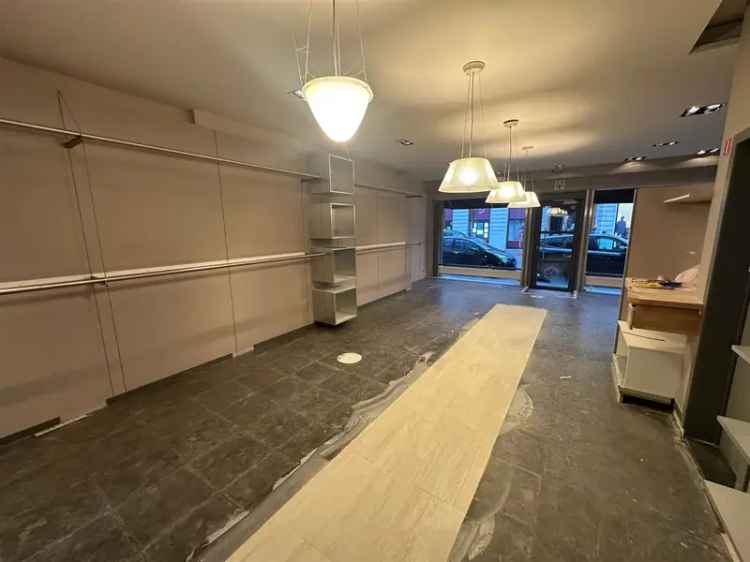 Handelsgelijkvloers 110m² Mechelen