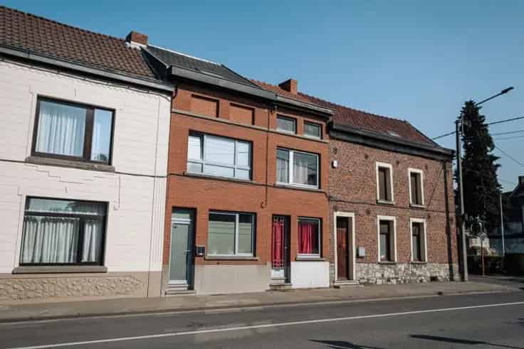 Huis Te Koop: Gerenoveerd 2 Slaapkamers Nabij Voorzieningen