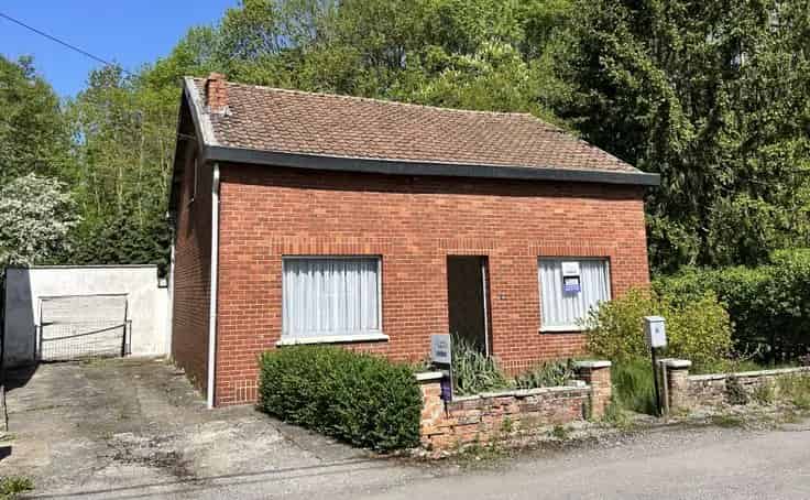 Huis te Koop: Renovatieproject met 3 slaapkamers en garage