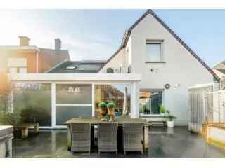 Handelsfonds te koop Roeselare - Instapklare woning met kapsalon