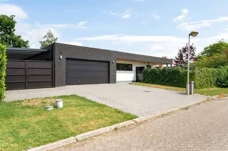Huis te koop: Energiezuinige laagbouwvilla met zwembad