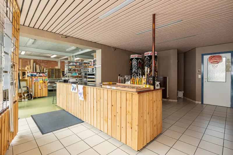 Handelshuis met Woonst Moerbeke Nabij Moervaart