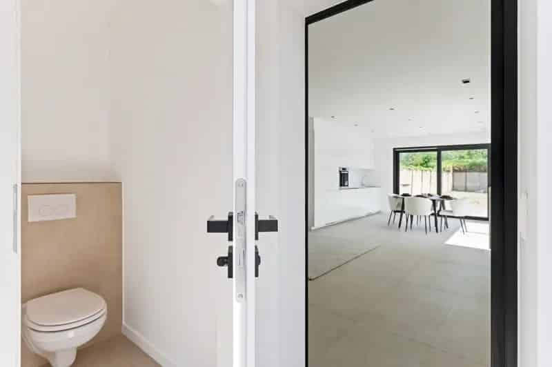Gerenoveerde woning 3 slaapkamers oprit tuin