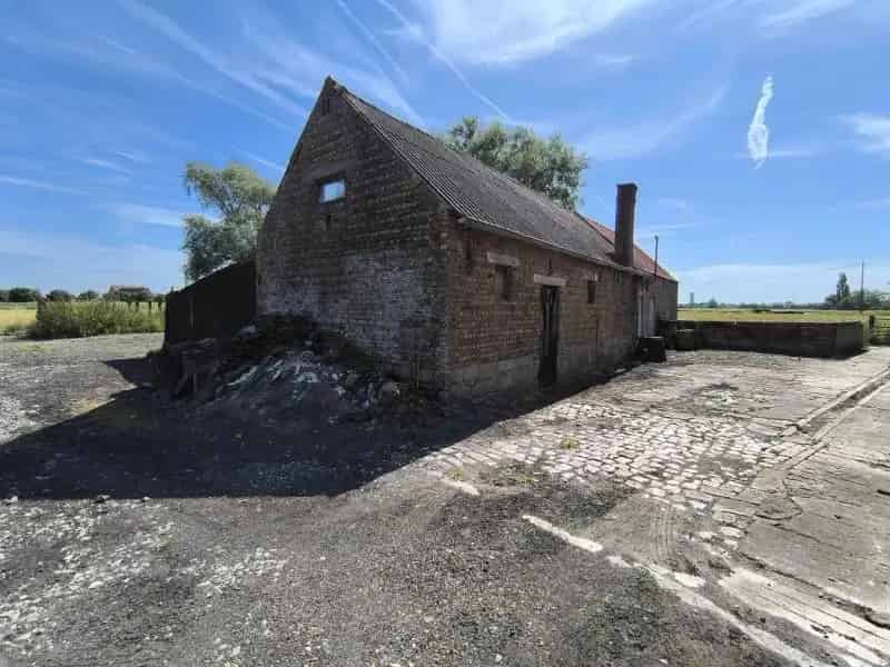 Hoeve met Bijgebouwen te Koop
