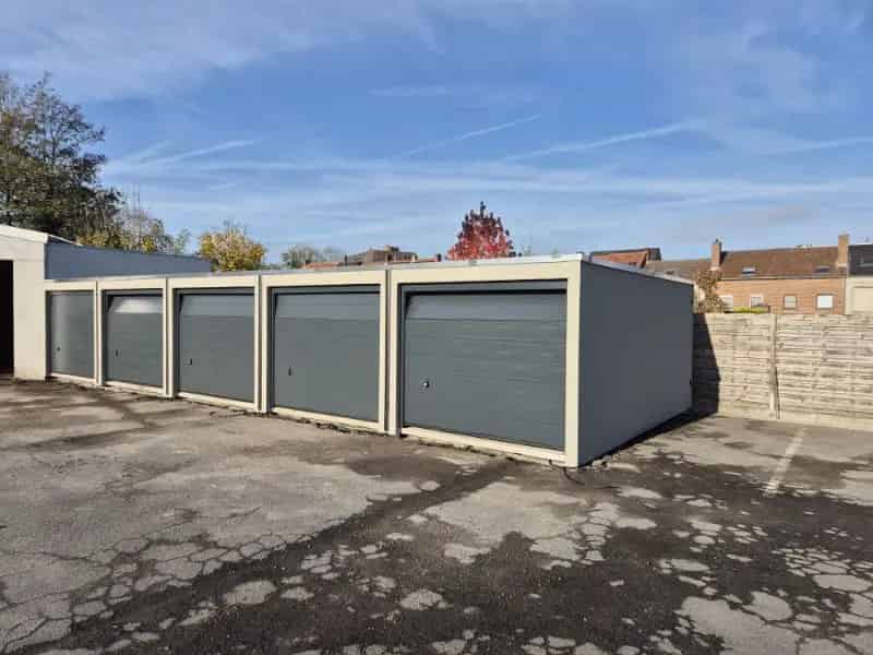 6 Recente Garageboxen te Roeselare Nabij Centrum