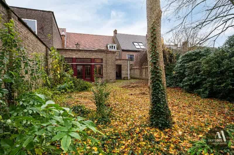 Huis te huur Eeklo Centrum 8 slaapkamers 496m²