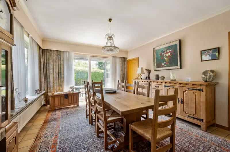 Te Koop: Ruime Villa met 3 Slaapkamers, Garage en Tuin