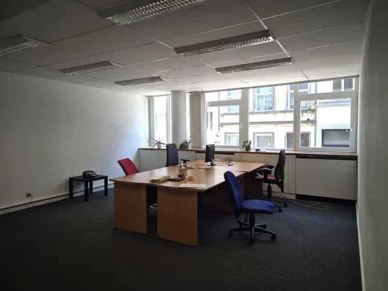 Ruime Kantoorruimte Centrum Aparte Bureaus