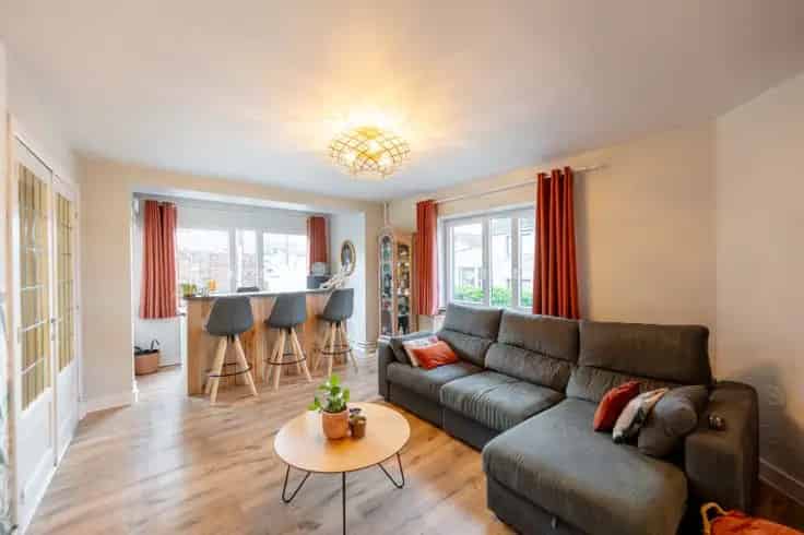 Villa te Koop: Gelijkvloers 3 slaapkamers Tuinzicht