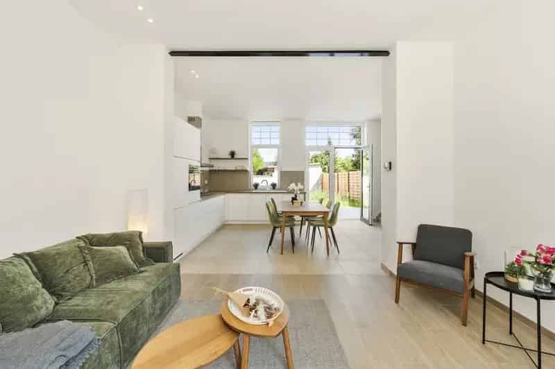 Gerenoveerde woning 5 slaapkamers Moen terras tuin