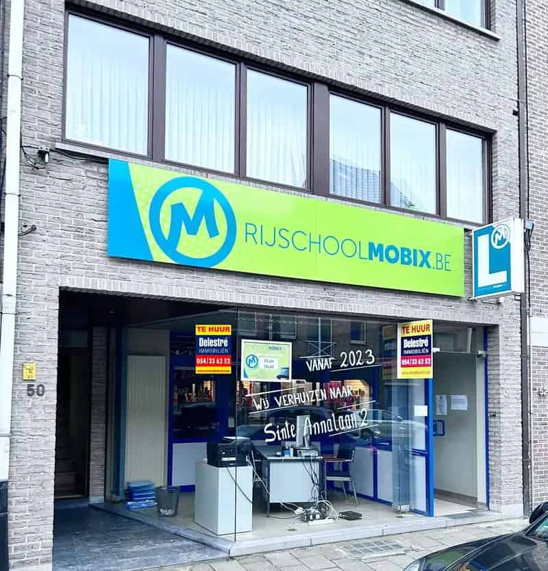 INSTAPKLAAR COMMERCIEEL GELIJKVLOERS AALST