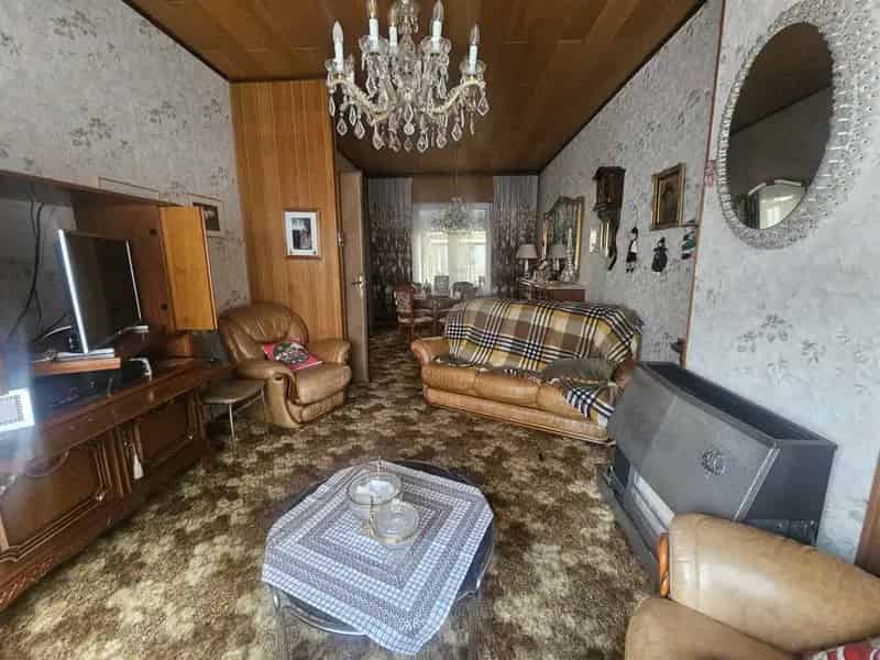 Centraal Gelegen Te Renoveren Woning