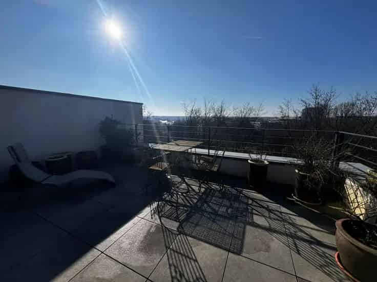 Penthouse te Koop - 2 slaapkamers - Terras - Parking - Metro Delta