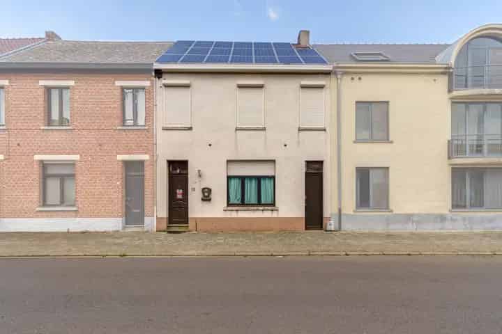 Te renoveren Gezinswoning met 4 slaapkamers in Geel