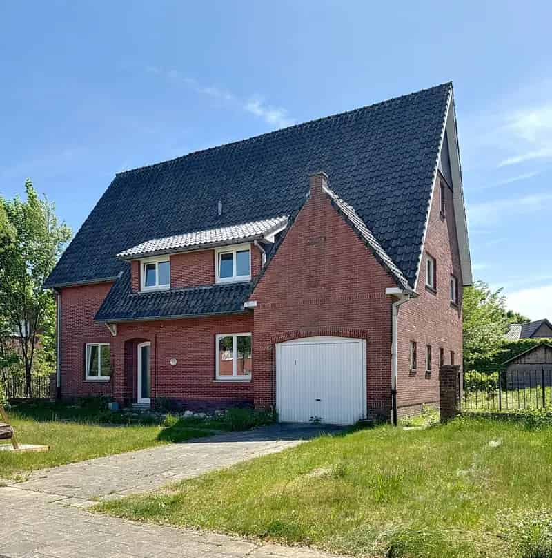 Huis te koop: Ruime gezinswoning met garage en mogelijkheid tot uitbreiding