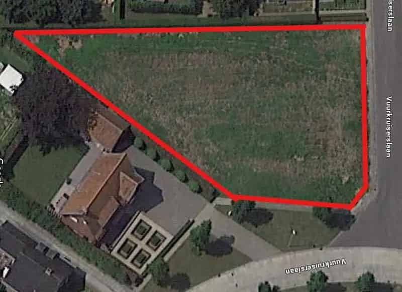 Bouwgrond te koop: Rustige ligging nabij winkels