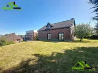 Villa te koop Châtelineau 3 slaapkamers grote tuin 2 garages