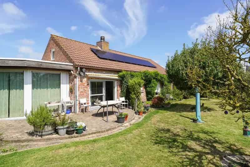 Huis te koop Oudenburg: Ruime woning met 3 slaapkamers en tuin