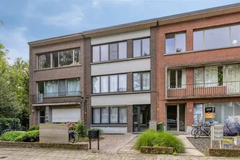 Appartement te Koop Wilrijk: 2 Slaapkamers, Zuid Terras, Gerenoveerd
