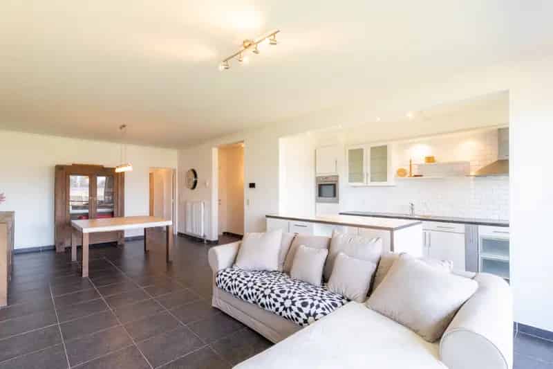 Gelijkvloers Appartement met Tuin te Koop