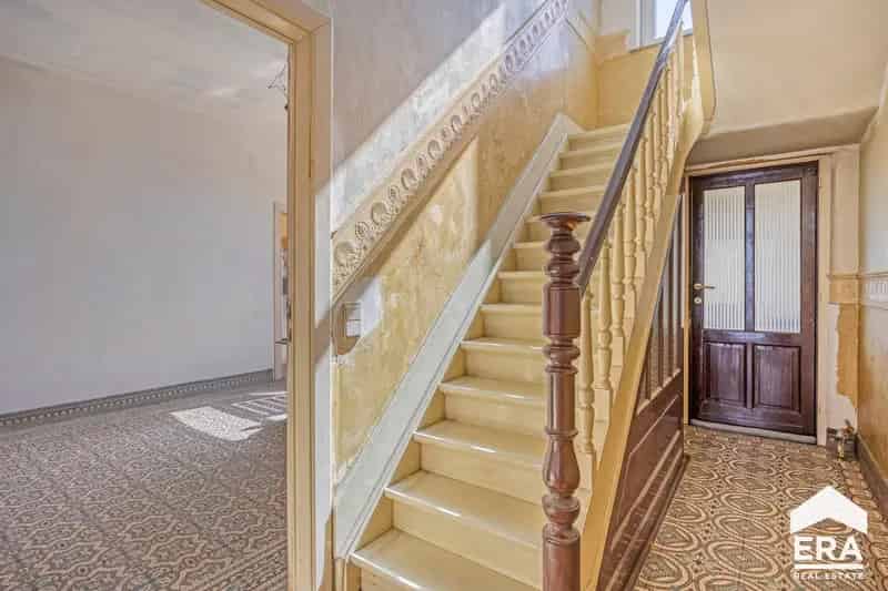 Huis te koop: Ruime woning met 3 5 slaapkamers en uitbreidingsmogelijkheden