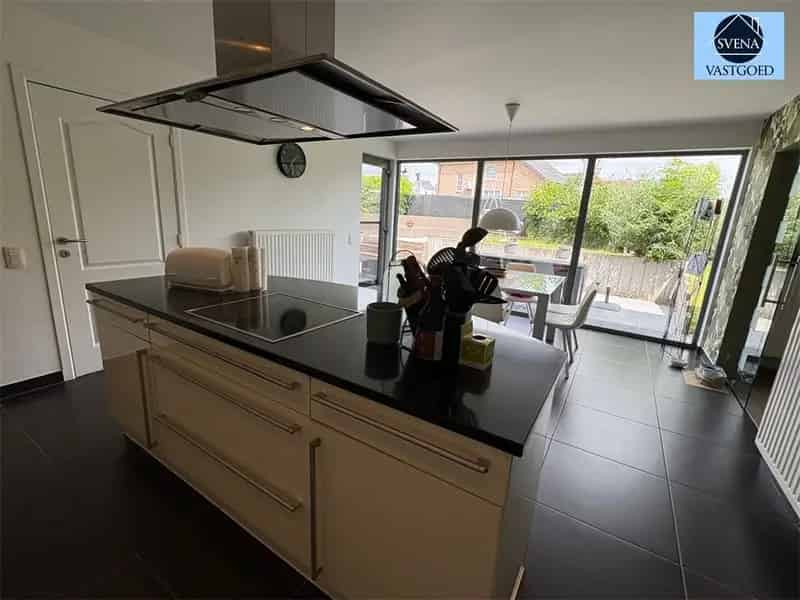 Open Bebouwing 6 Kamers 2 Badkamers