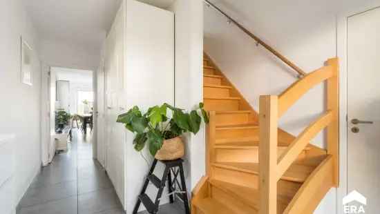 Verhuur huis moderne woning met 3 slaapkamers in Sint-Juliaan met tuin