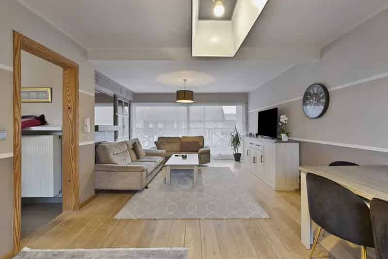 Instapklare Bel-Etage 4 Slaapkamers Beveren Leie