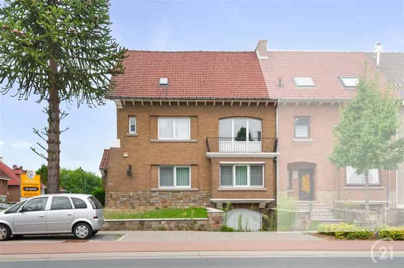 Huis te huur Karaktervolle driegevel villa met grote garage