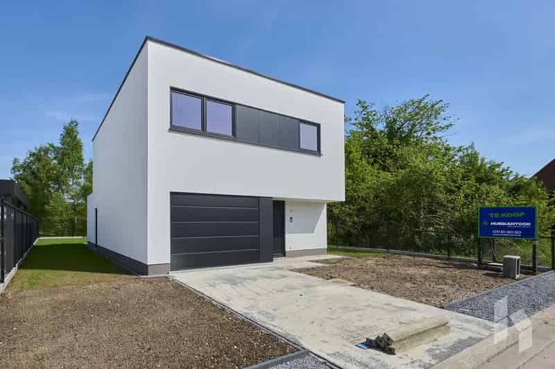Moderne BEN Woning te Koop 3 slaapkamers 980m²