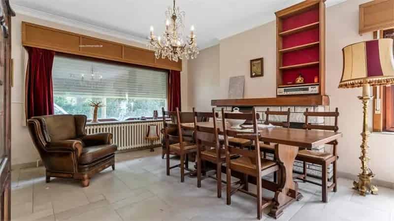 Villa te koop Kessel Lo 5 slaapkamers grote tuin renovatieproject