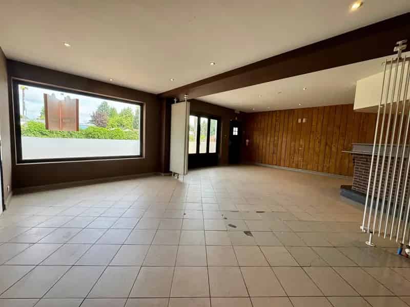 Kantoorruimte met Duplex Appartement Langdorp